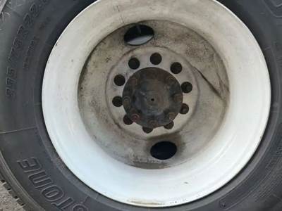 HUB PILOT NA Hub for a 2013 International DuraStar 4400