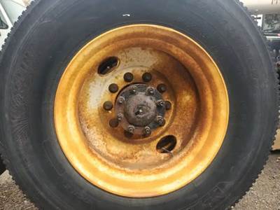 HUB PILOT NA Hub for a 2015 Freightliner M2 112 Medium Duty