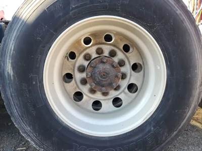 HUB PILOT NA Hub for a 2015 Mack CXU613