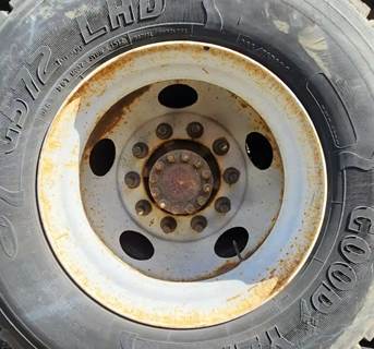 HUB PILOT NA Hub for a 2006 GMC C6500