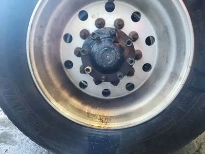 HUB PILOT NA Hub for a 2017 Peterbilt 579