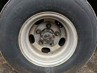 HUB PILOT NA Hub for a 2007 Mitsubishi FE-84D