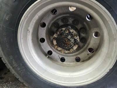 HUB PILOT NA Hub for a 2004 Sterling A9500