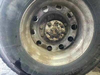 HUB PILOT NA Hub for a 2004 Sterling A9500