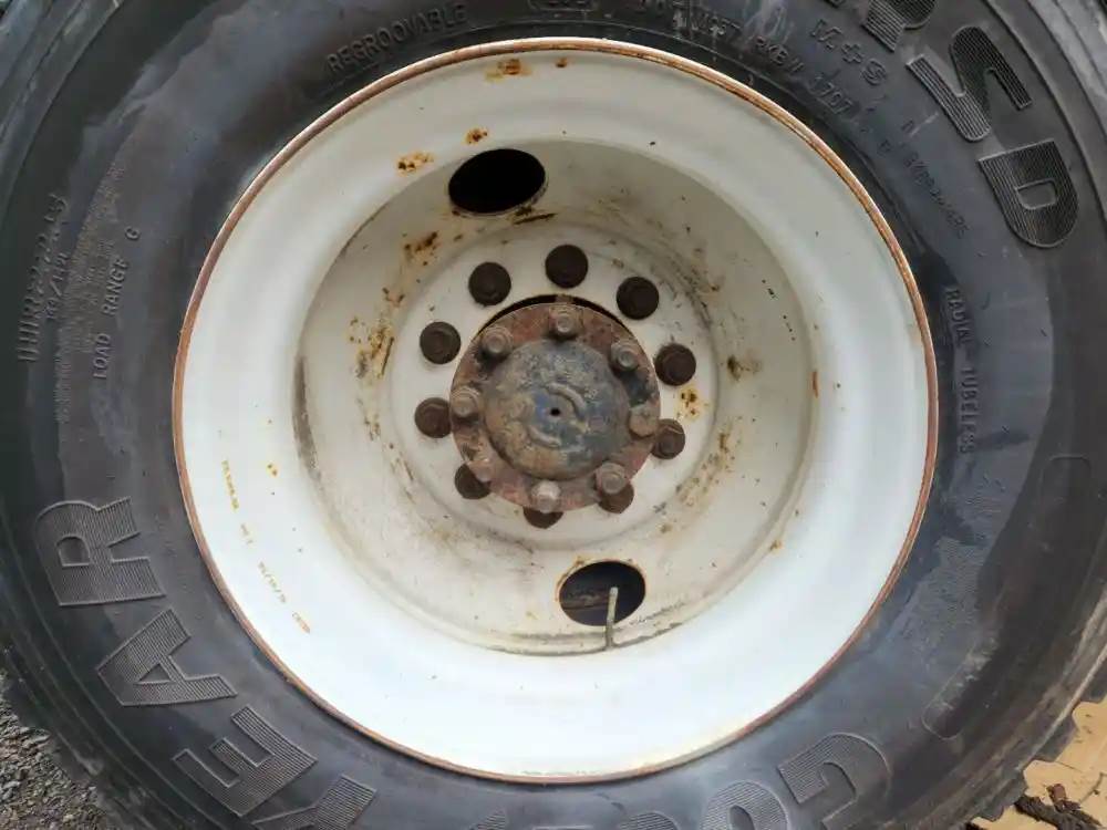 HUB PILOT NA Hub for a 2001 International 4900 For Sale Elkton, MD