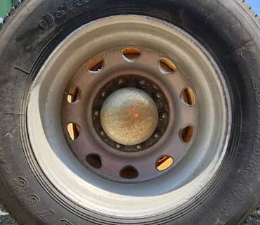 HUB PILOT NA Hub for a 2014 Kenworth T660