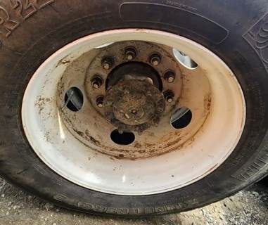 HUB PILOT NA Hub for a 2015 Freightliner Cascadia 125