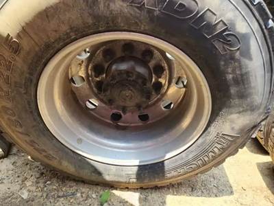 HUB PILOT NA Hub for a 2020 Mack Anthem