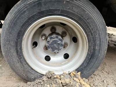 HUB PILOT NA Hub for a 2015 Mitsubishi FEC72S