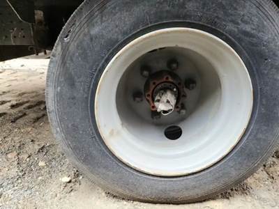 HUB PILOT NA Hub for a 2015 Mitsubishi FEC72S