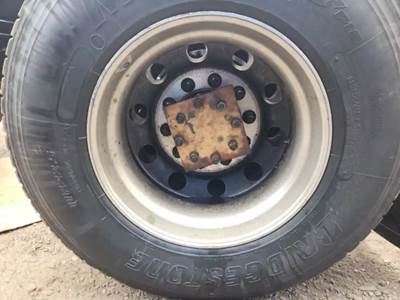 HUB PILOT NA Hub for a 2019 Freightliner Cascadia 113