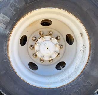 HUB PILOT NA Hub for a 2015 Freightliner M2 106