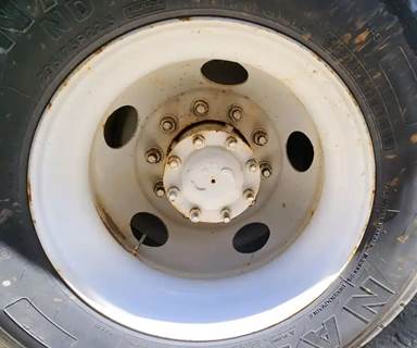 HUB PILOT NA Hub for a 2015 Freightliner M2 106