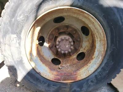 HUB PILOT NA Hub for a 2004 Chevrolet C7500