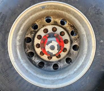 HUB PILOT NA Hub for a 2019 Freightliner Cascadia 126