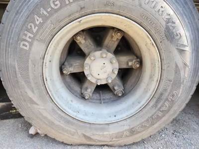 HUB PILOT NA Hub for a 1996 International 9400