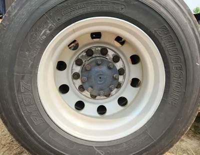 HUB PILOT NA Hub for a 2013 Freightliner Cascadia 132