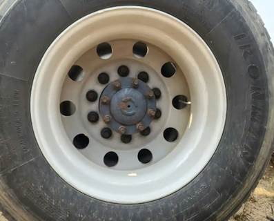 HUB PILOT NA Hub for a 2013 Freightliner Cascadia 132