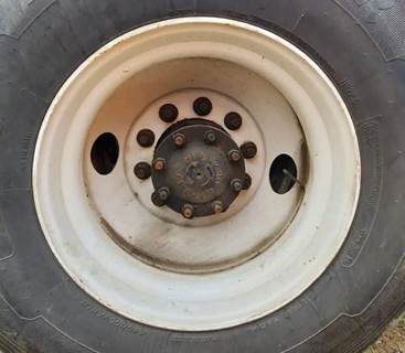 HUB PILOT NA Hub for a 2007 Freightliner M2 112 Medium Duty