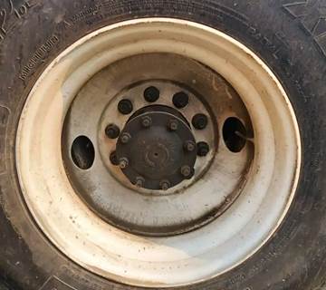 HUB PILOT NA Hub for a 2007 Freightliner M2 112 Medium Duty
