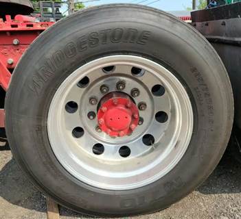 HUB PILOT NA Hub for a 2001 Kenworth T2000