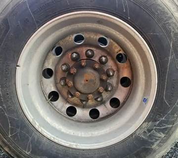 HUB PILOT NA Hub for a 2016 Peterbilt 579