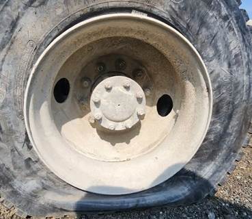 HUB PILOT NA Hub for a 2015 Peterbilt 365