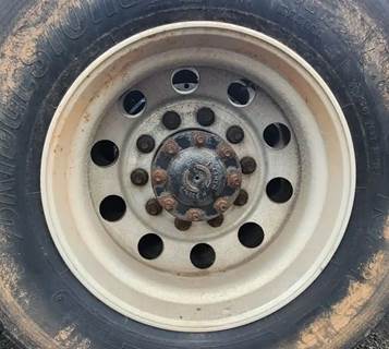 HUB PILOT NA Hub for a 2015 Freightliner Cascadia 125