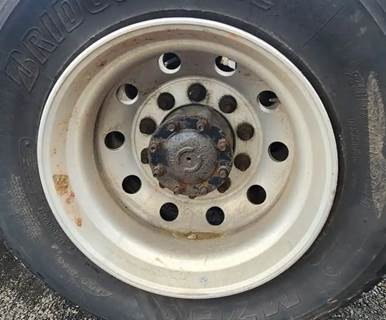 HUB PILOT NA Hub for a 2015 Freightliner Cascadia 125