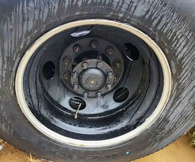 HUB PILOT NA Hub for a 2012 Volvo VNL