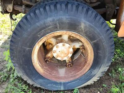 HUB PILOT NA Hub for a 1985 GMC BRIGADIER