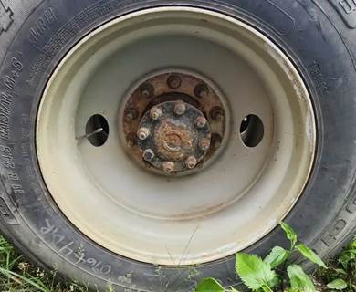 HUB PILOT NA Hub for a 2012 International PayStar 5900i