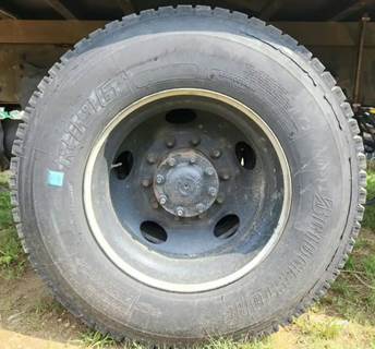 HUB PILOT NA Hub for a 2013 Freightliner M2 106