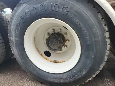 HUB PILOT NA Hub for a 1997 Ford LT9000