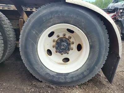 HUB PILOT NA Hub for a 1997 Ford LT9000