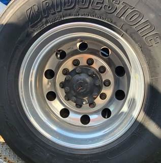 HUB PILOT NA Hub for a 2021 Volvo VNL