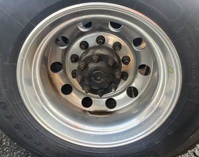 HUB PILOT NA Hub for a 2021 Volvo VNL