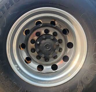 HUB PILOT NA Hub for a 2021 Volvo VNL