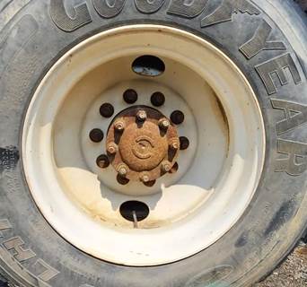 HUB PILOT NA Hub for a 2012 Peterbilt 384