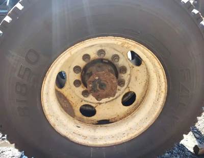 HUB PILOT NA Hub for a 2012 Ford F-650