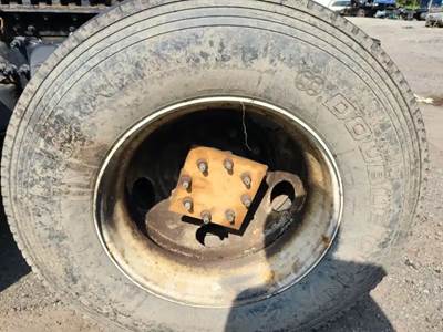 HUB PILOT NA Hub for a 2019 Freightliner Cascadia 126