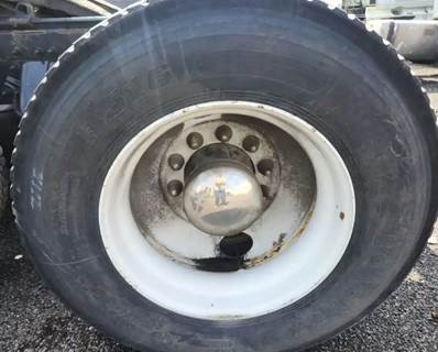 HUB PILOT NA Hub for a 2017 Peterbilt 579