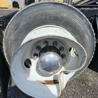 HUB PILOT NA Hub for a 2017 Peterbilt 579