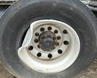 HUB PILOT NA Hub for a 2017 Freightliner Cascadia 125