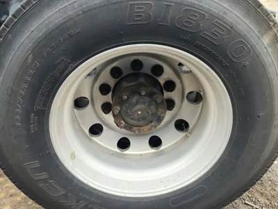 HUB PILOT NA Hub for a 2017 Freightliner Cascadia 125