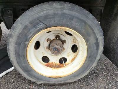 HUB PILOT NA Hub for a 1991 Ford F600