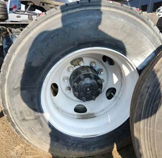 HUB PILOT NA Hub for a 2014 Freightliner Cascadia 125