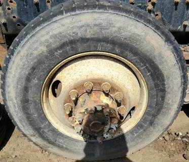 HUB PILOT NA Hub for a 2006 International 7600