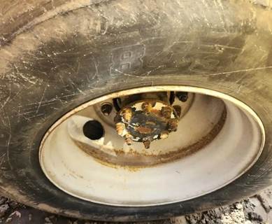 HUB PILOT NA Hub for a 2006 International 7600