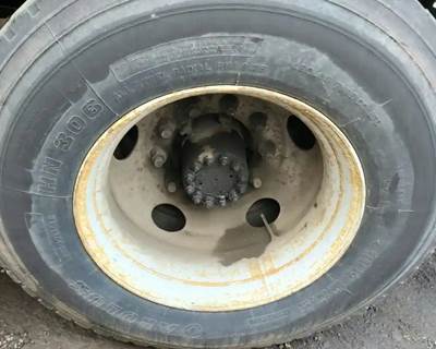 HUB PILOT NA Hub for a 2000 Chevrolet C7500